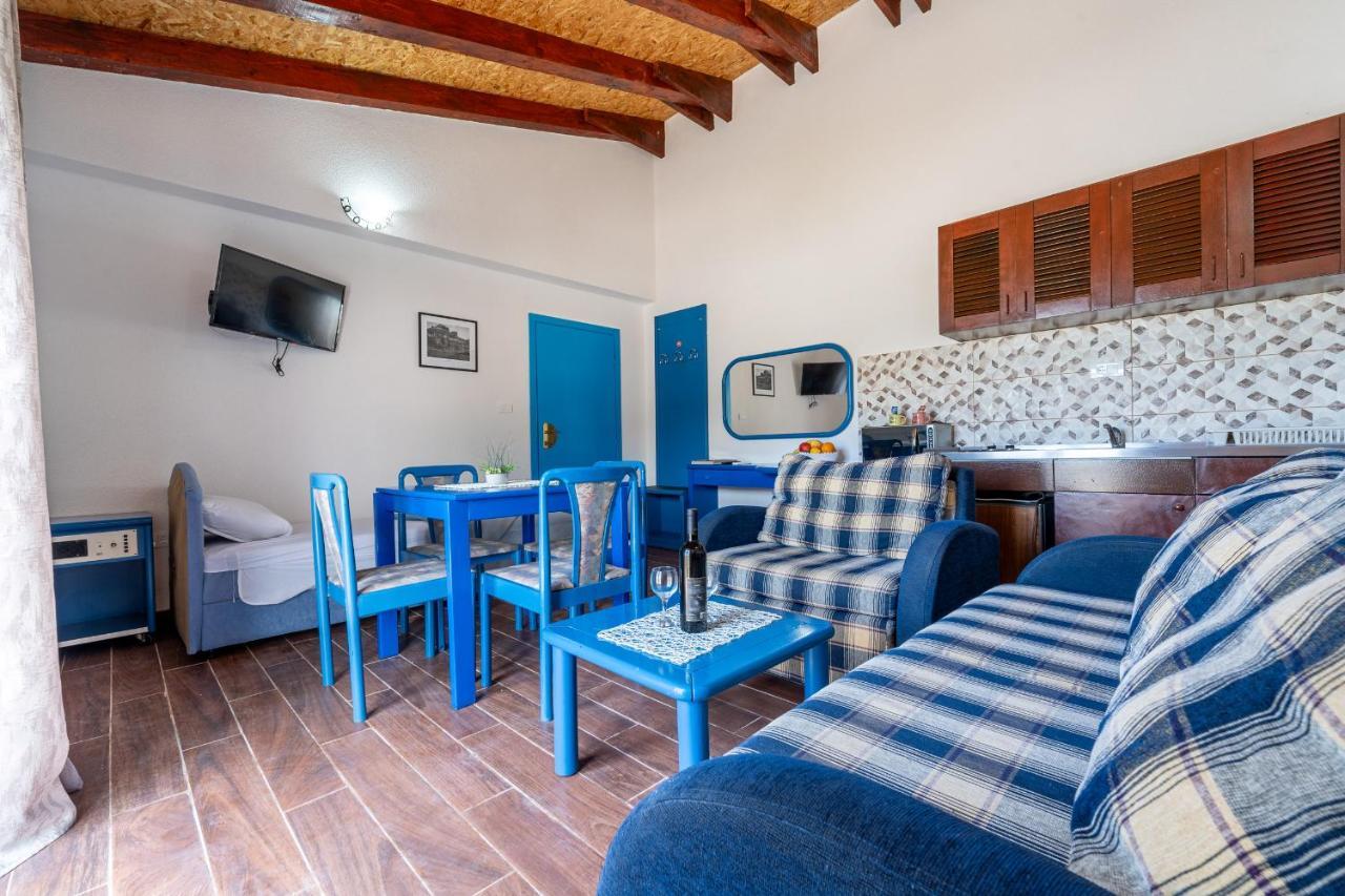 Mas Apartments Kotor Luaran gambar