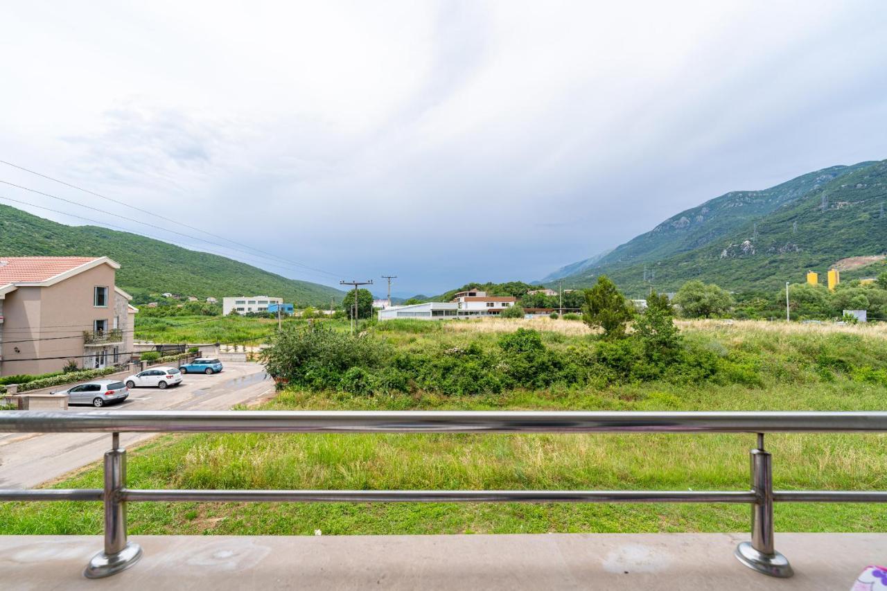 Mas Apartments Kotor Luaran gambar