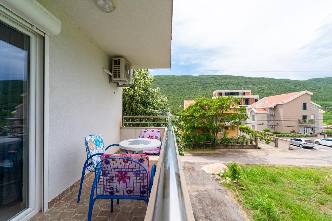 Mas Apartments Kotor Luaran gambar