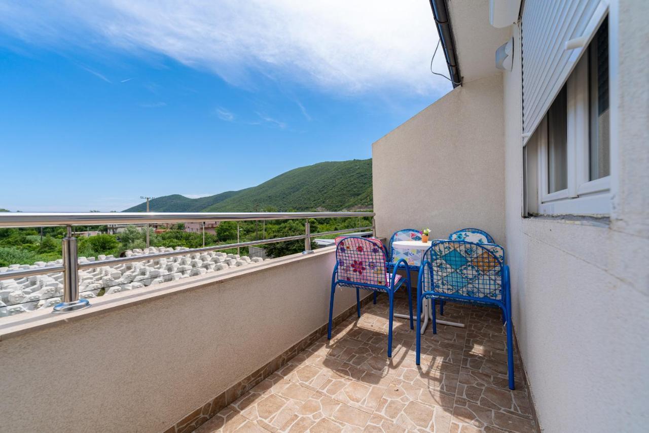 Mas Apartments Kotor Luaran gambar