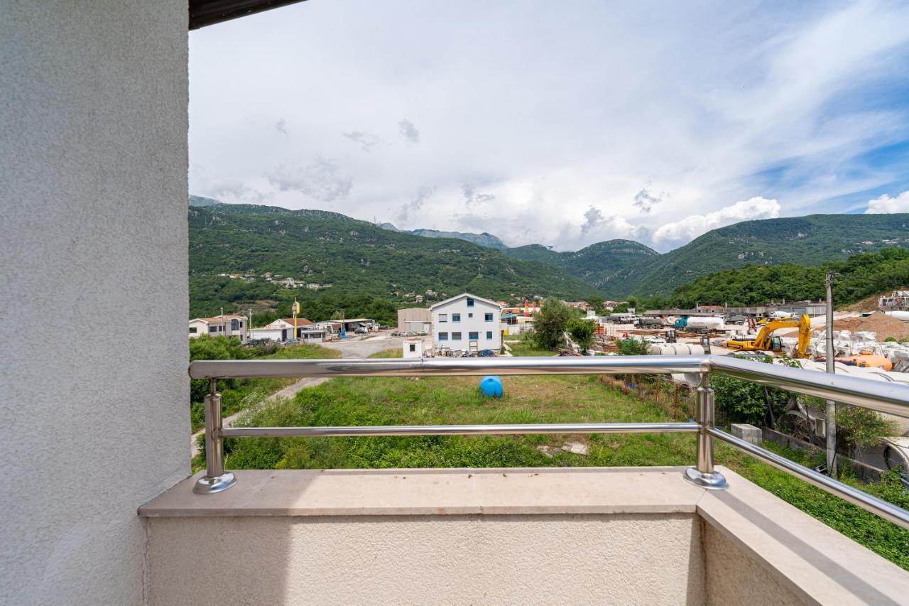 Mas Apartments Kotor Luaran gambar